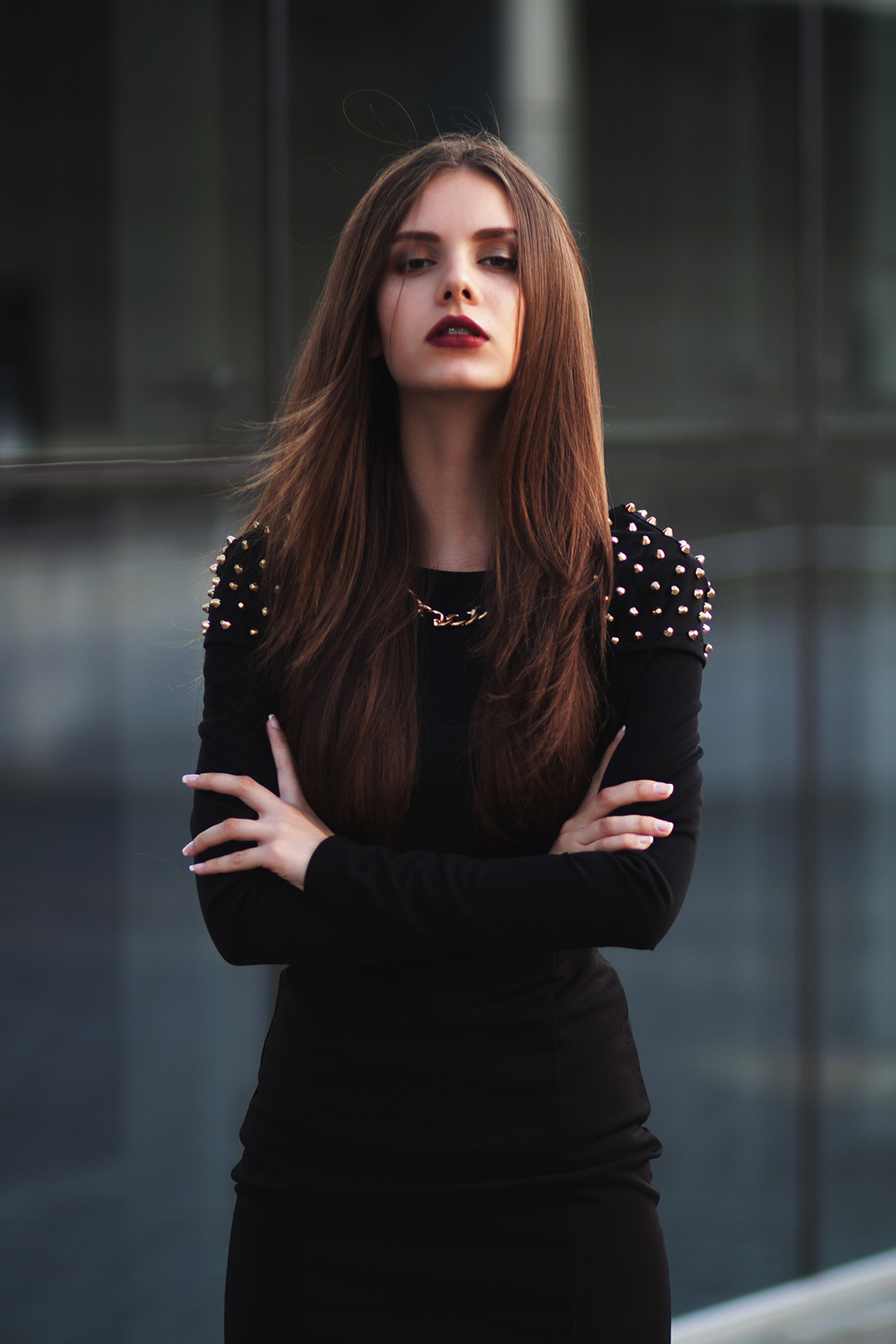 Прекрасная портретная фотосессия в тёмном стиле с очень талантливой моделью Алесей Лягиной