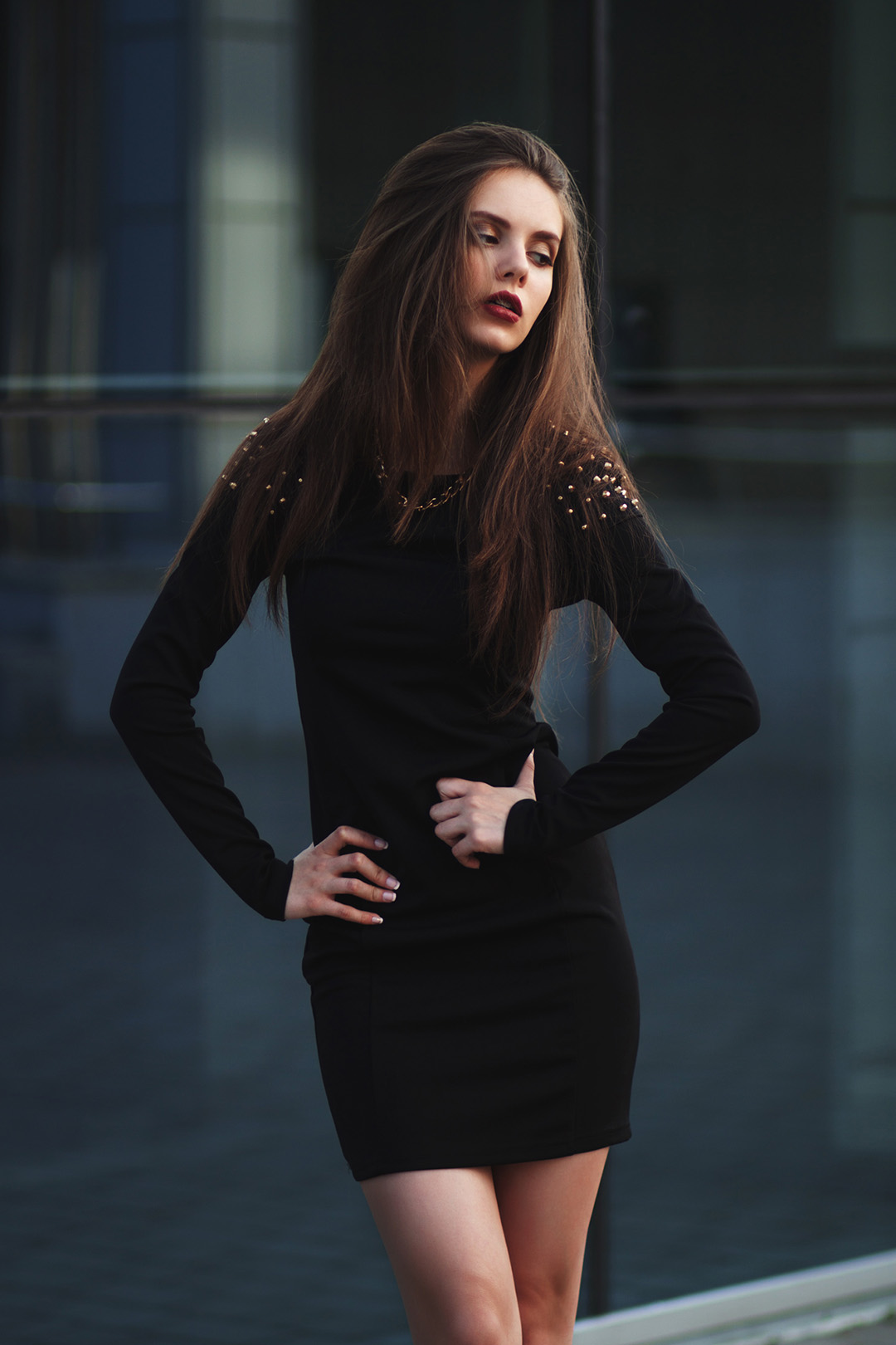 Прекрасная портретная фотосессия в тёмном стиле с очень талантливой моделью Алесей Лягиной