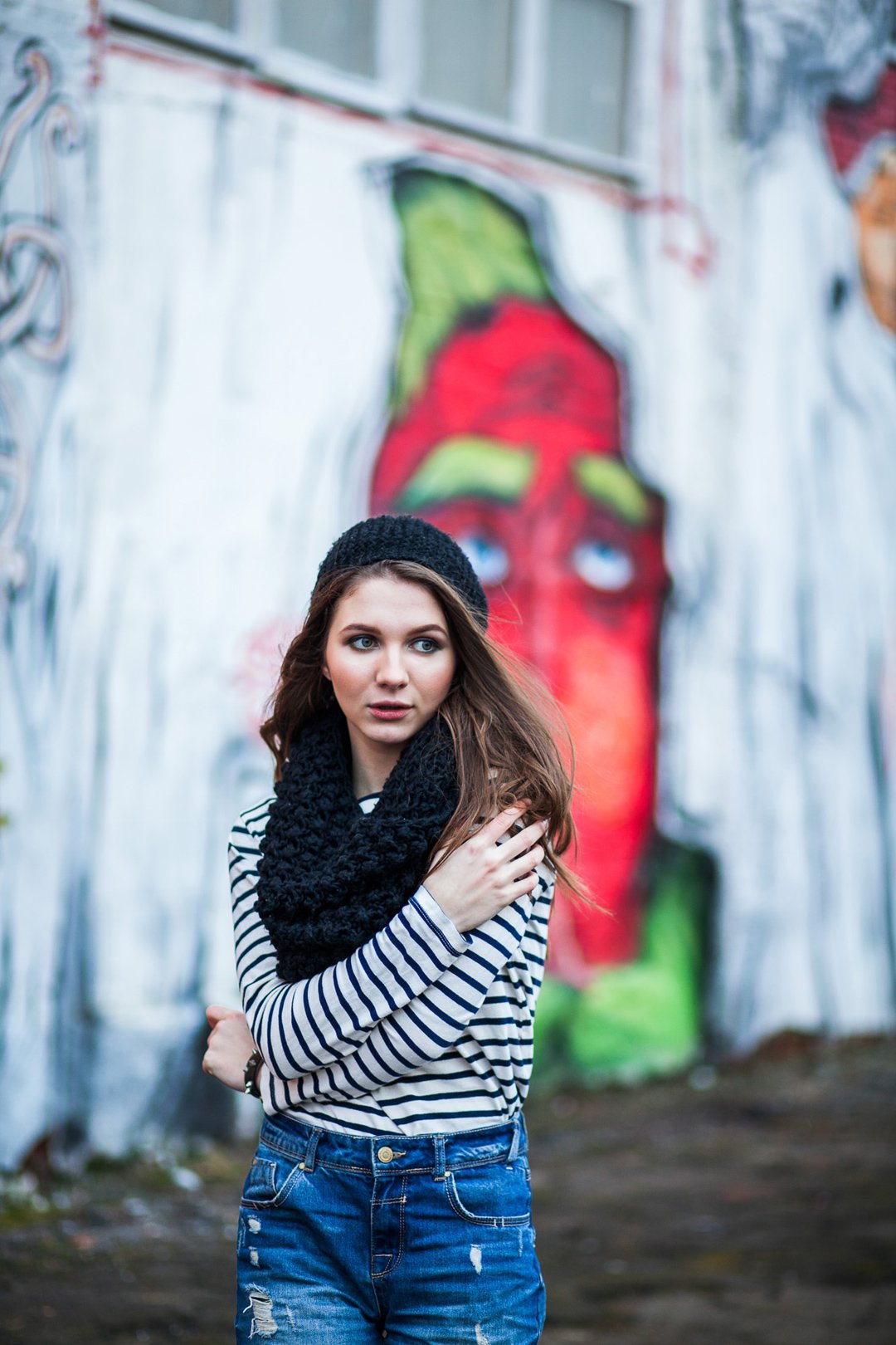 Уличная портретная фотосессия в хулиганском стиле с моделью Викторией Сергеевой